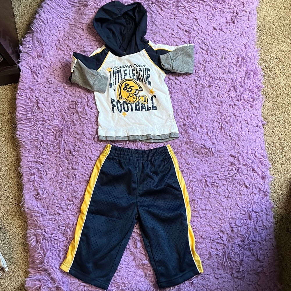 ☘️5 for $25☘️ Boys 12 month football outfit
